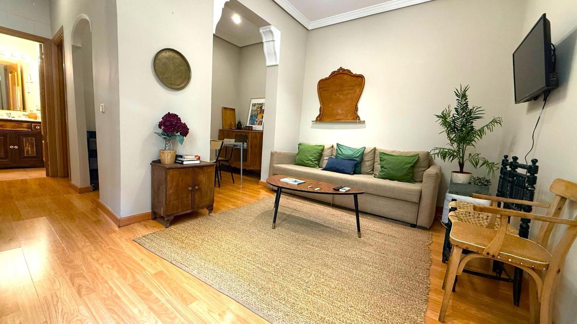 Charming Close To Royal Palace - Rolland *